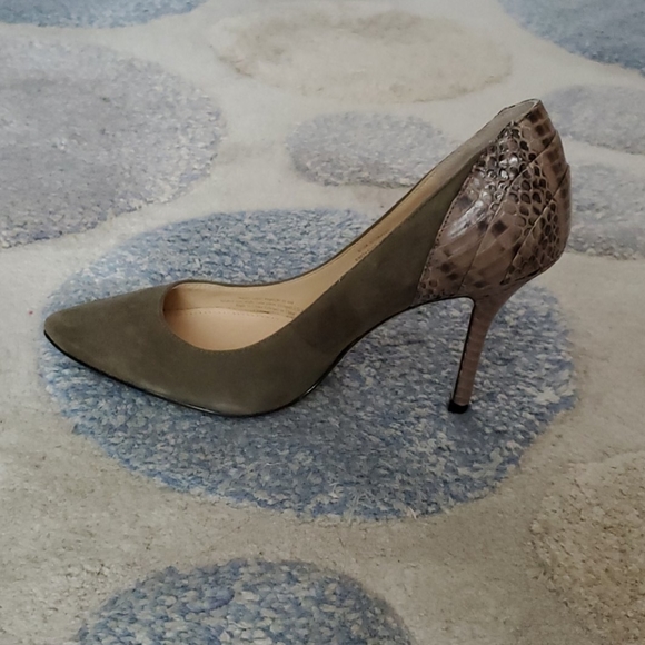 Shoes - Picture 3 of 3